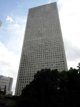 SERVCORP サンシャイン60ビルの外観