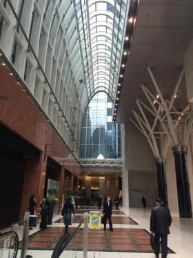 SERVCORP 新宿オークシティビルの外観