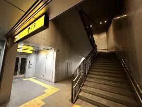 出入口3を目指す