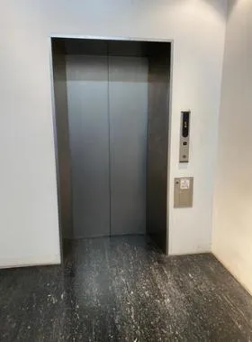 Nビルの外観