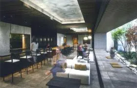 野村不動産日本橋本町ビルの外観