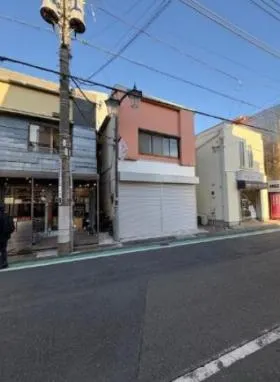 菊野台の1棟店舗ビルの外観