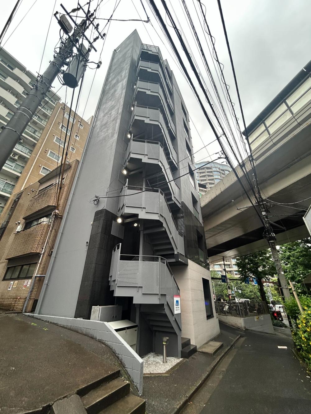 北参道駅 徒歩4分 約10坪（1枚目）